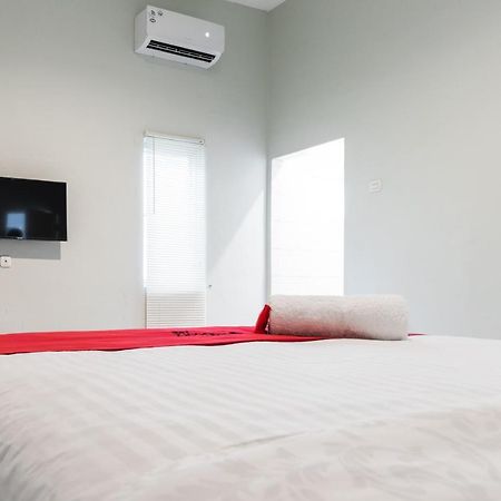 Reddoorz Plus Near Rs Usu Medan 2 Exterior photo